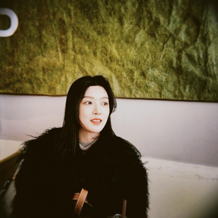 很好看！付豪女友更新社媒曬美照：最近很愛(ài)