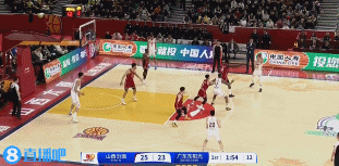 輪番扣！廣東連續(xù)出現(xiàn)失誤 迪亞洛轉(zhuǎn)換雙手暴扣&法耶單手劈扣！