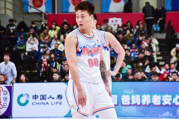 開場就手感熱！趙睿首節(jié)僅8分鐘 5中4&三分2中2拿到11分