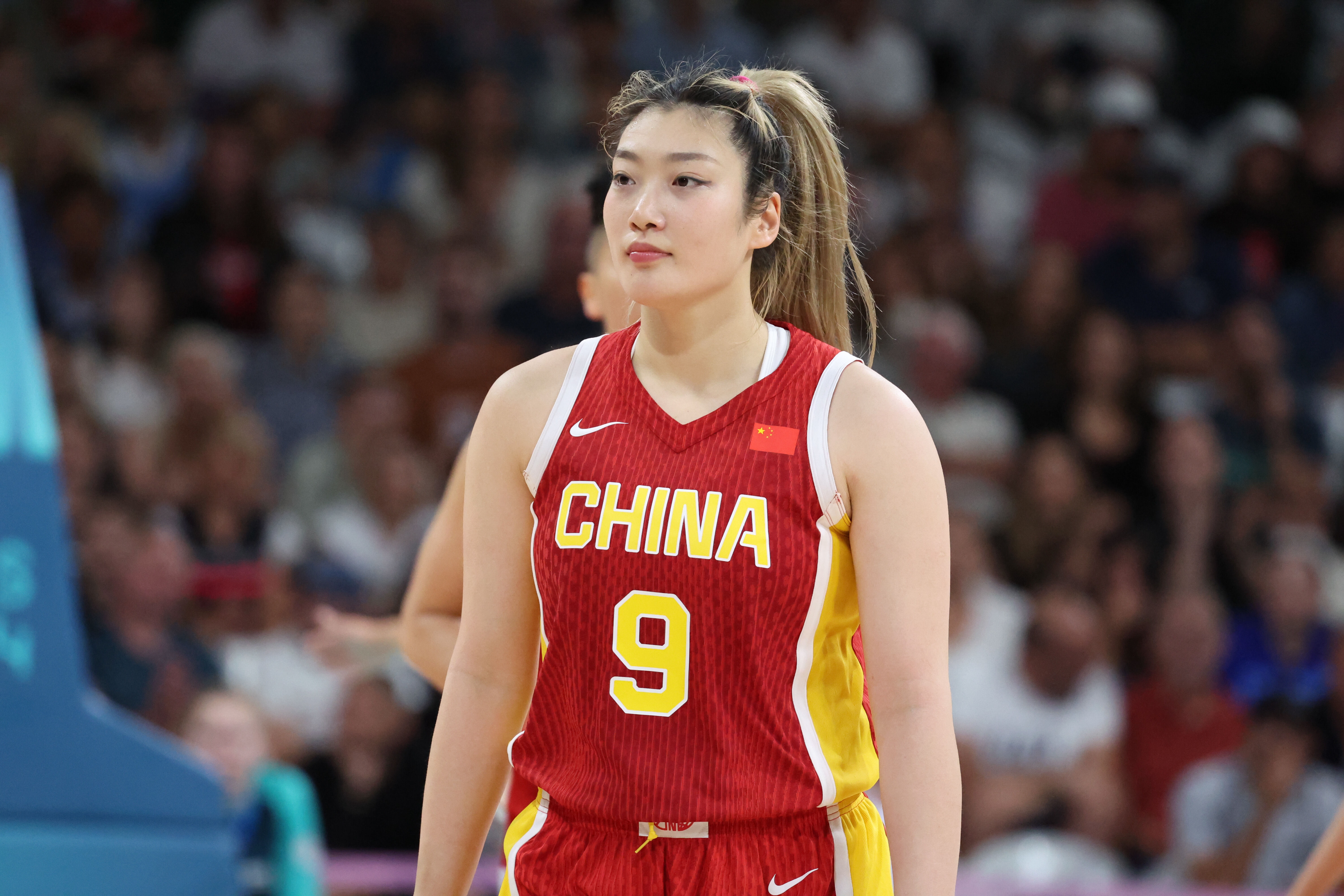 李夢三八婦女節(jié)更博：致敬每一個我們 祝我們節(jié)日快樂！